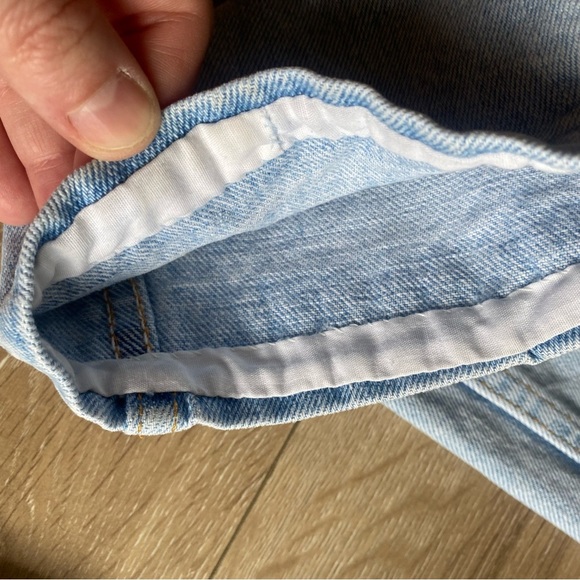 Vintage Levi’s 505 jeans light wash red tag mom jeans denim made in USA - Picture 12 of 13